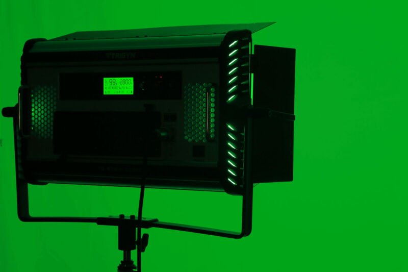 TRIGYN Gear 2200C RGBW LED Video Light - Image 3